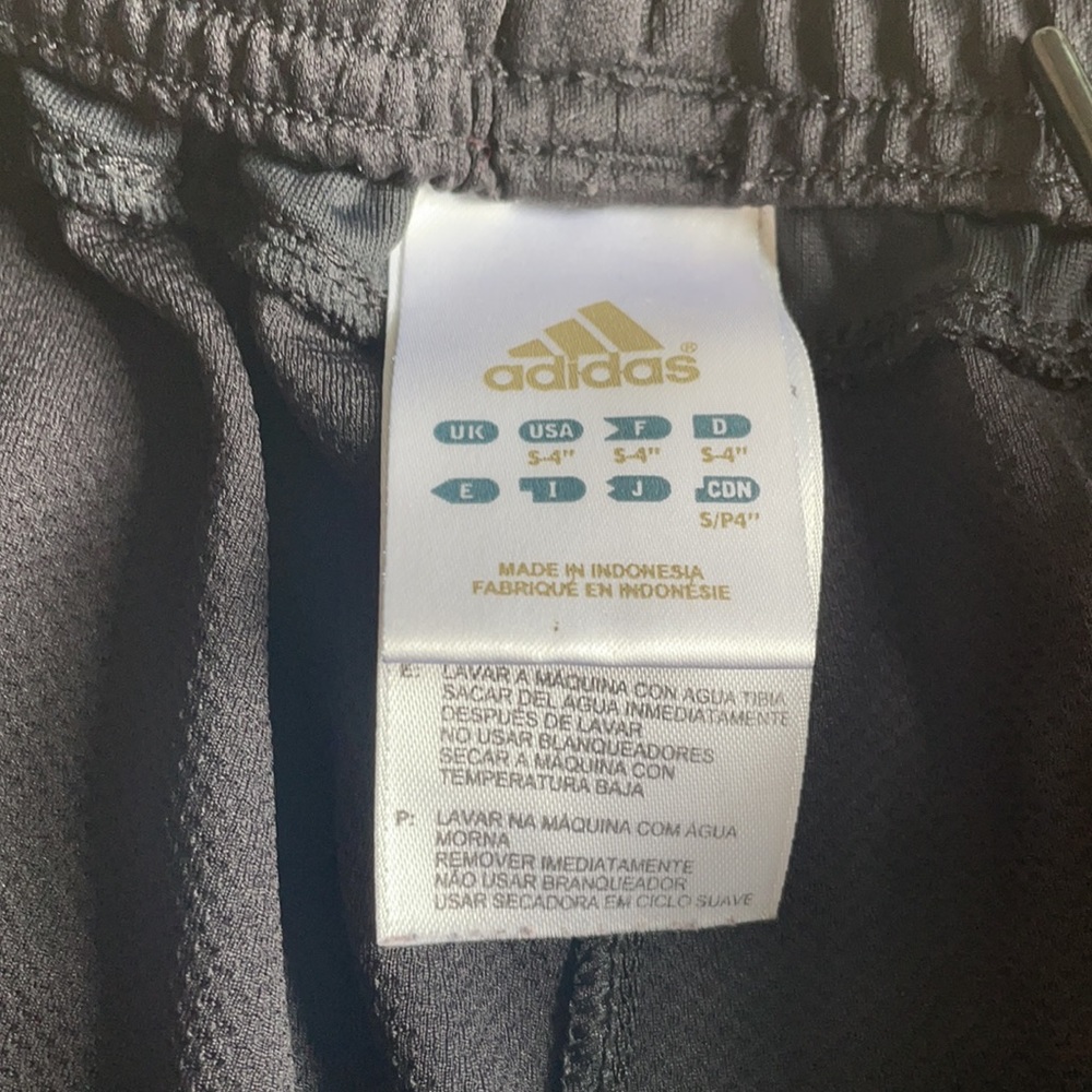 Adidas shorts - Picture 3 of 4